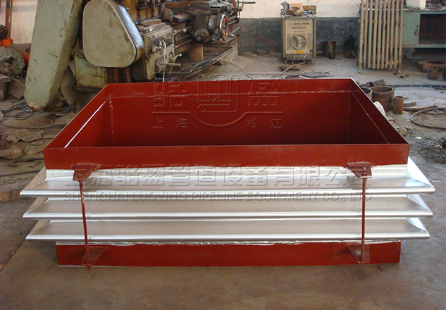 矩形<a href=http://m.0914123.com target=_blank class=infotextkey>補(bǔ)償器</a>