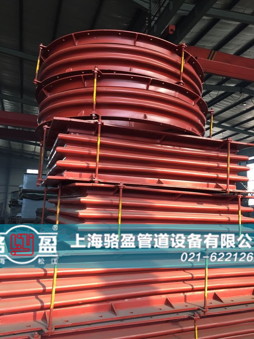 多種型號(hào)的非金屬<a href=http://m.0914123.com target=_blank class=infotextkey>補(bǔ)償器</a>發(fā)貨現(xiàn)場(chǎng)